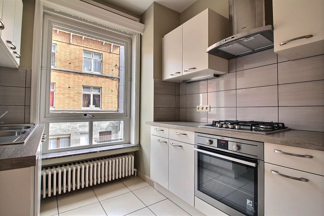 VASTE APPARTEMENT EN DEUX CHAMBRES AU COEUR DE CENTRE VILLE DE MOUSCRON 