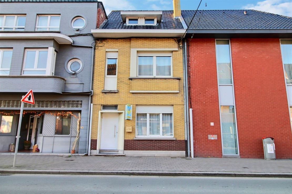 Maison Spacieuse à Rénover au Coeur de Dottignies