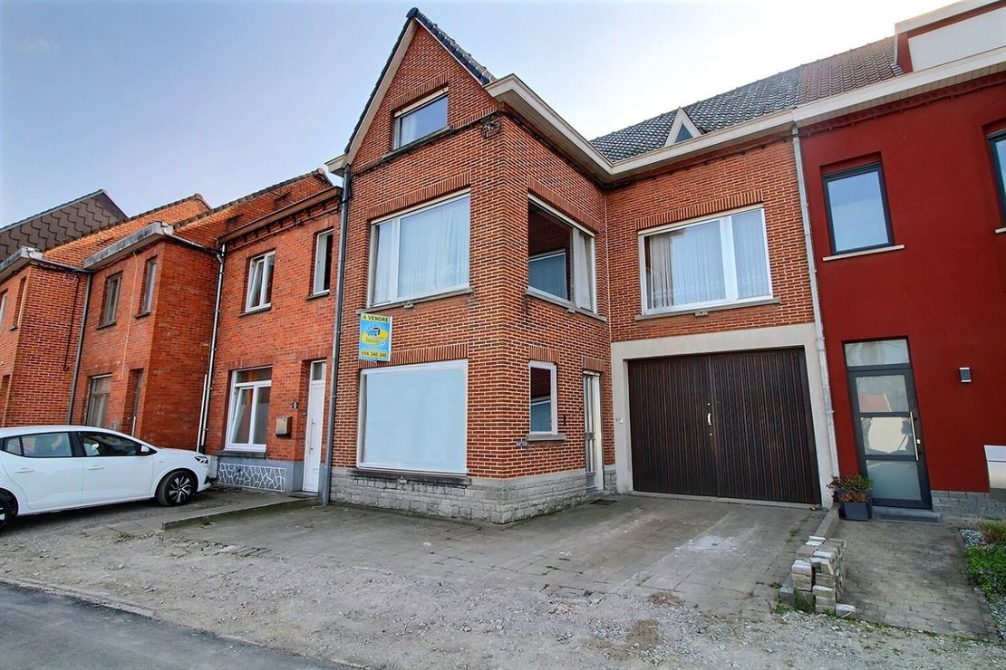 Maison à fort potentiel avec entrepôt de 230m² et vaste garage 
