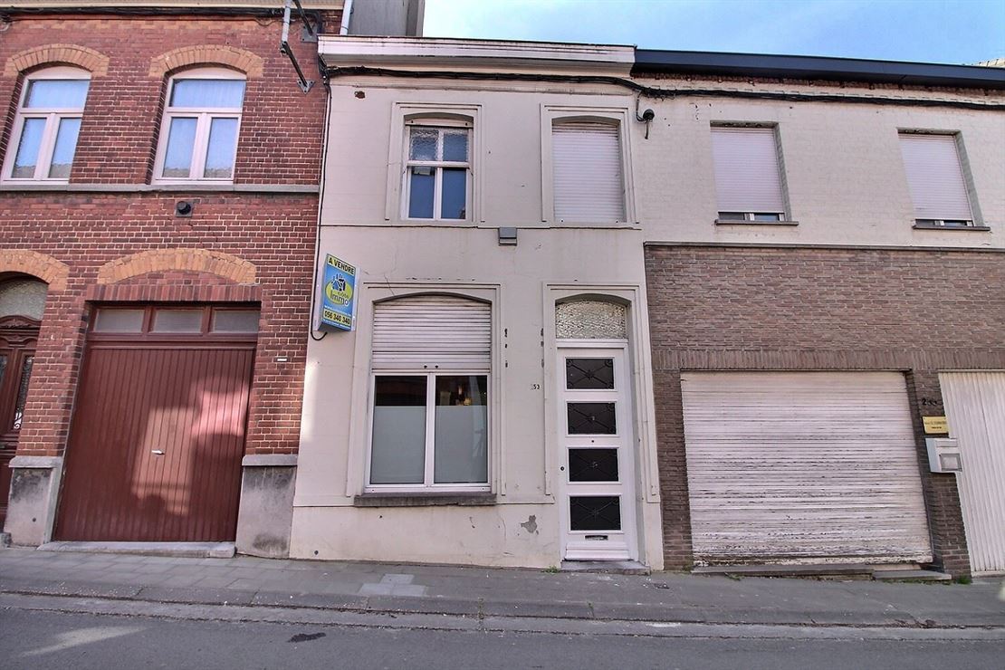 Maison à conforter avec de beaux Volumes et un fort potentiel 