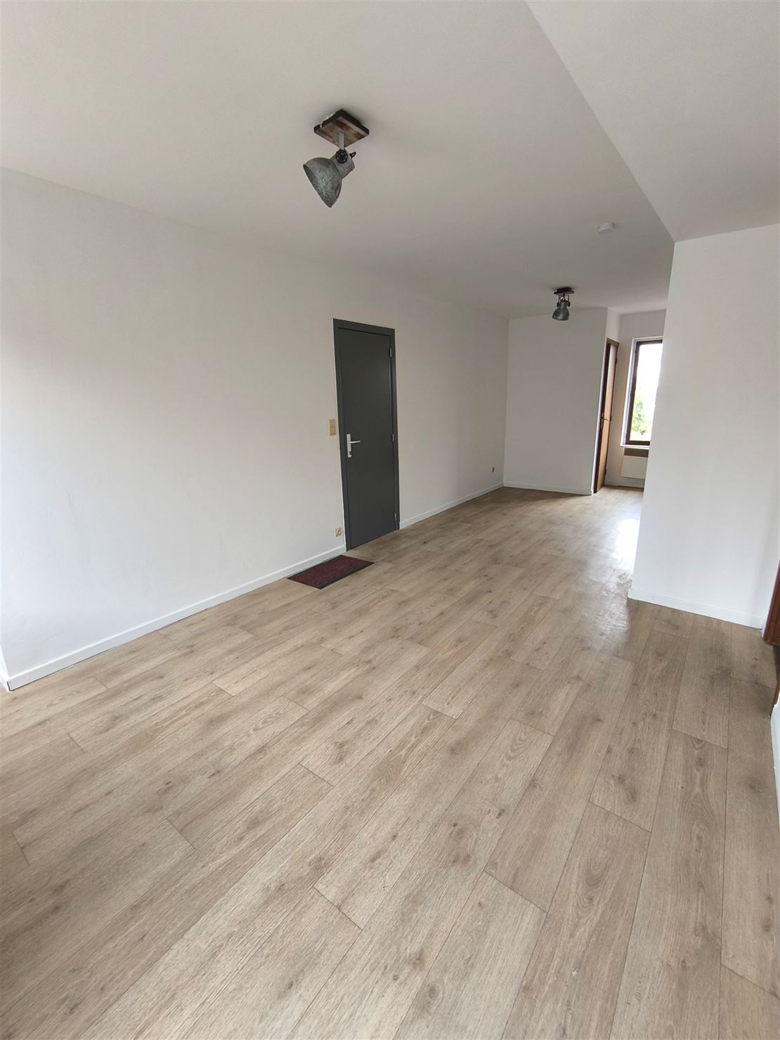 APPARTEMENT UNE CHAMBRE  SUR LE SECTEUR D'ESTAIMBOURG 