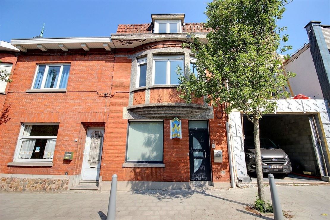Maison rénovée avec 5 chambres face au Parc de Mouscron