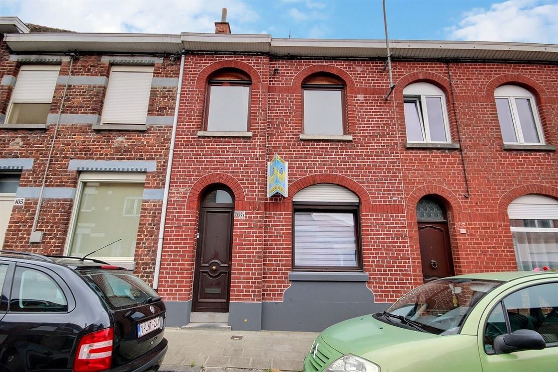 Maison à conforter avec trois chambres et jardin idéalement située