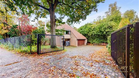 Villa IN 1180 UCCLE (Belgium) - Price 925.000 €