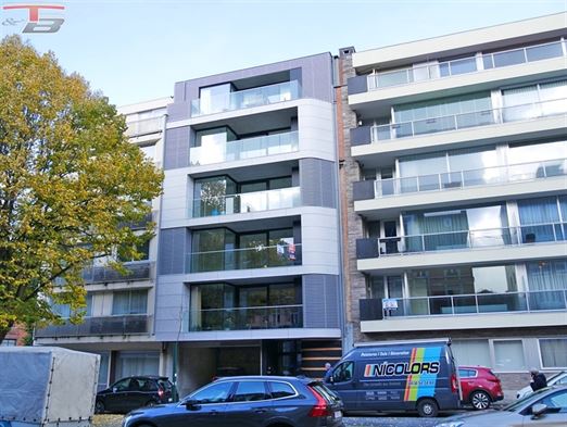 Appartement 3 chambres de 108m² de standing  à l’architecture contemporaine entièrement équipés au centre-ville. PEB A
